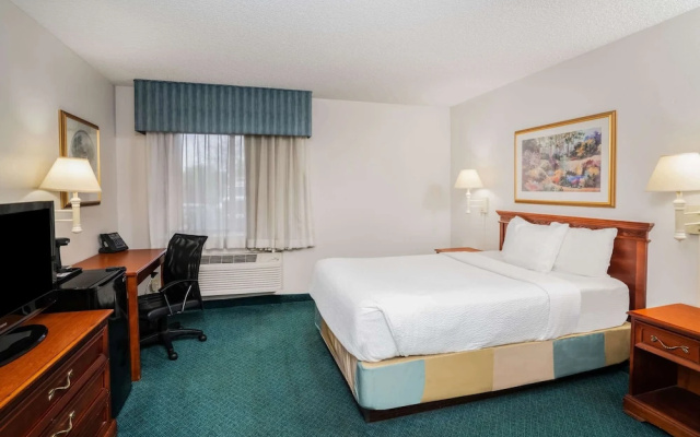 photo 4 of La Quinta Inn & Suites Nashville Franklin