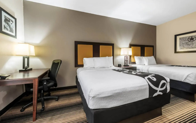 photo 4 of La Quinta Inn & Suites by Wyndham Orange