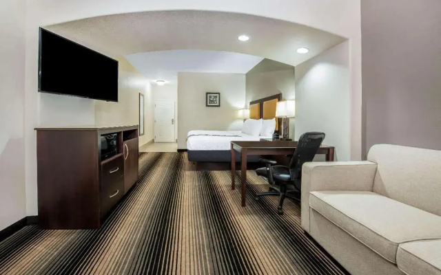 photo 5 of La Quinta Inn & Suites Orange