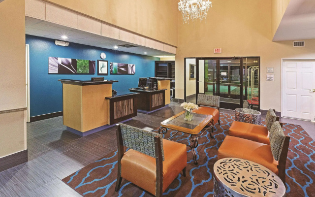 photo 2 of La Quinta Inn & Suites by Wyndham Pasadena