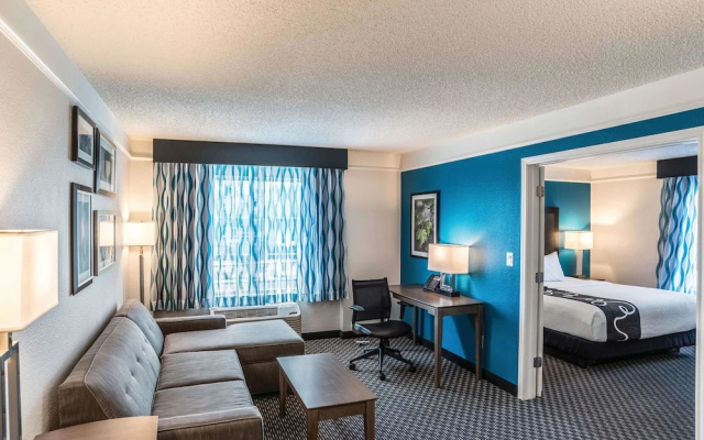 photo 5 of La Quinta Inn & Suites Phoenix Chandler