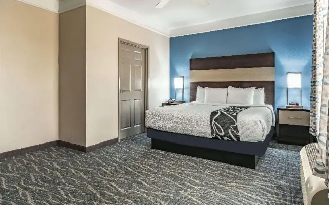 photo 5 of La Quinta Inn And Suites Phoenix I-10 West