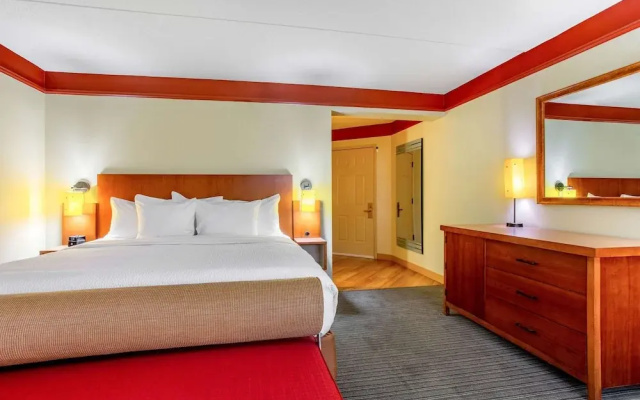 photo 3 of La Quinta Inn And Suites Raleigh Crabtree