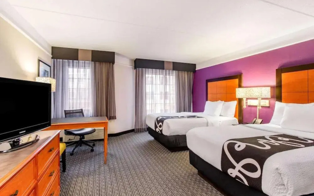 photo 4 of La Quinta Inn & Suites Raleigh Durham Intl Ap
