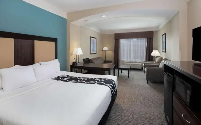photo 4 of La Quinta Inn & Suites Savannah Airport-Pooler