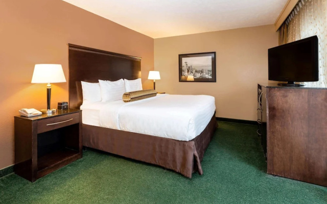 photo 5 of La Quinta Inn & Suites Seattle Downtown