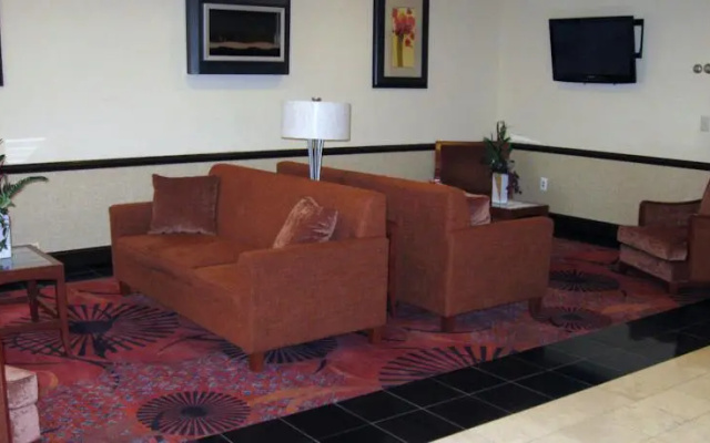 photo 2 of La Quinta Inn & Suites Somerset