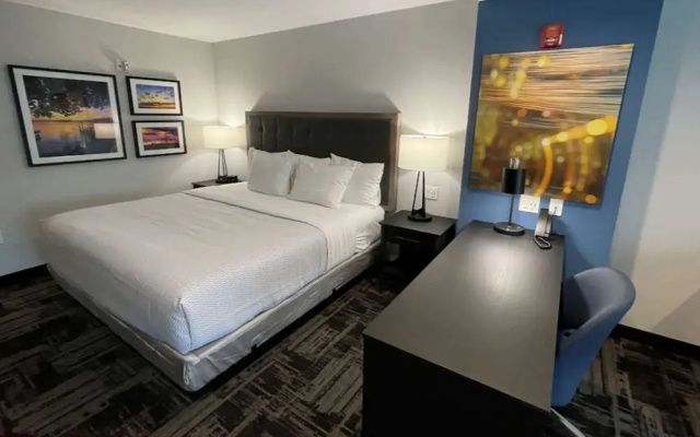 photo 3 of La Quinta Inn & Suites South Bend near Notre Dame