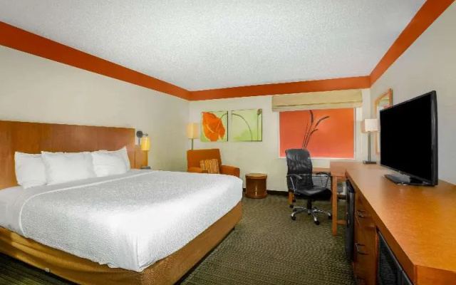 photo 5 of La Quinta Inn & Suites Springdale