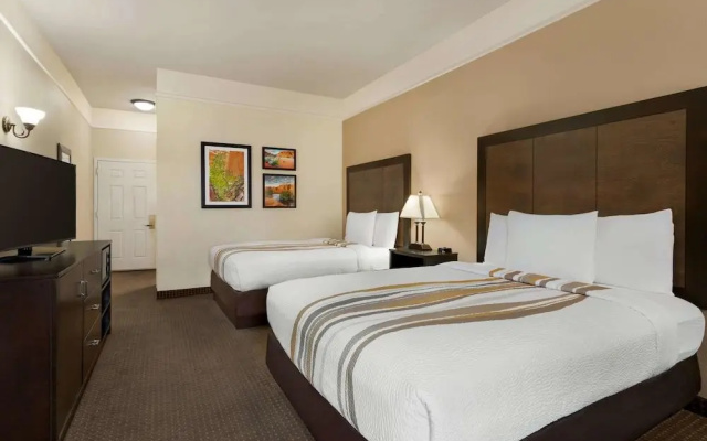 photo 4 of La Quinta Inn & Suites by Wyndham St. George