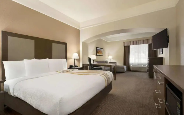 photo 5 of La Quinta Inn & Suites by Wyndham St. George