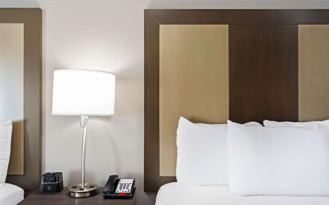 photo 3 of La Quinta Inn & Suites by Wyndham Sweetwater East