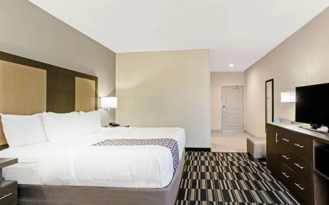 photo 4 of La Quinta Inn & Suites by Wyndham Sweetwater East