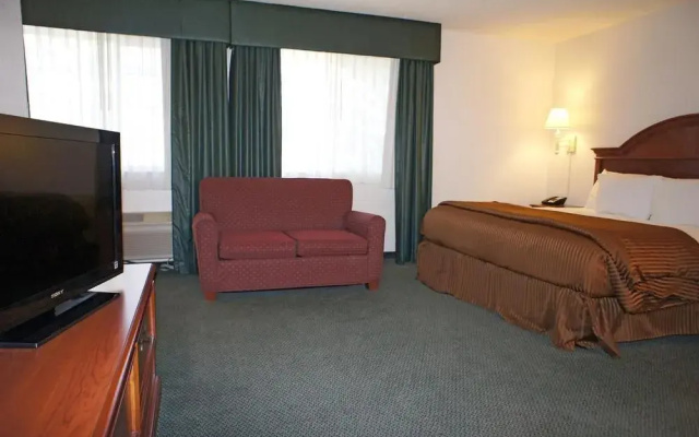 photo 3 of La Quinta Inn & Suites Westminster Promenade