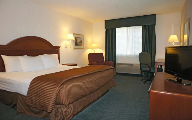 photo 5 of La Quinta Inn & Suites Westminster Promenade