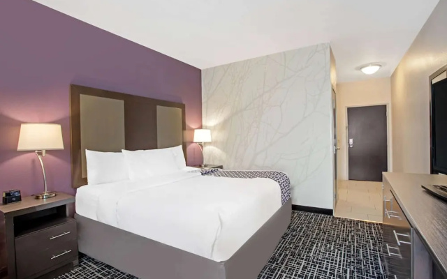 photo 5 of La Quinta Inn Suites By Wyndham York