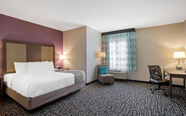 photo 5 of La Quinta Inn & Suites by Wyndham York