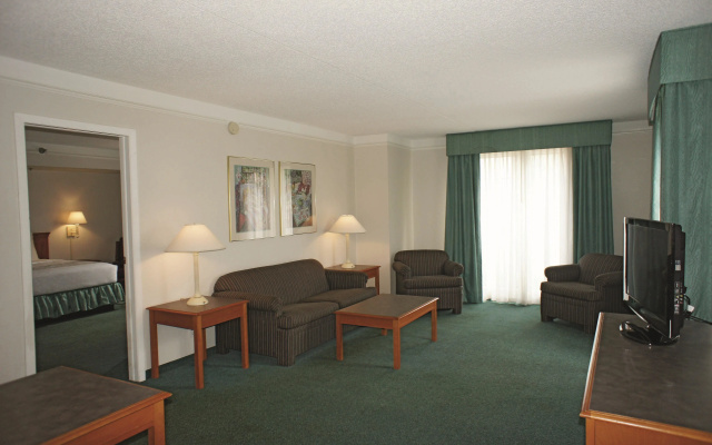 photo 4 of La Quinta Inn By Wyndham Tampa Bay Pinellas Park Clearwater