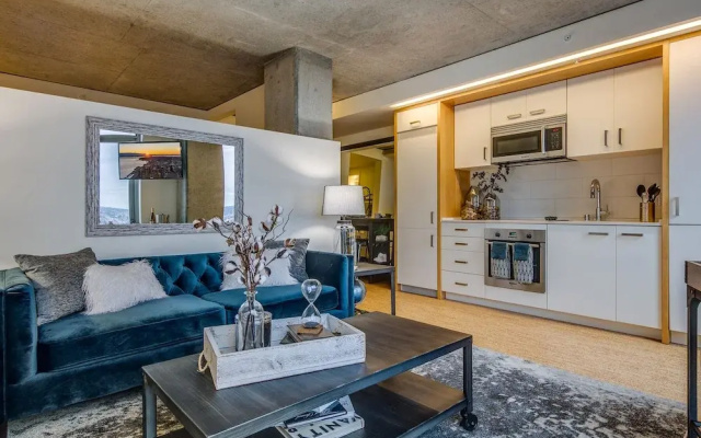 photo 4 of L.A. Ultra Luxury Downtown Rentals