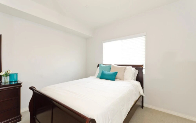 photo 4 of LA006 3 Bedroom Apartment By Senstay