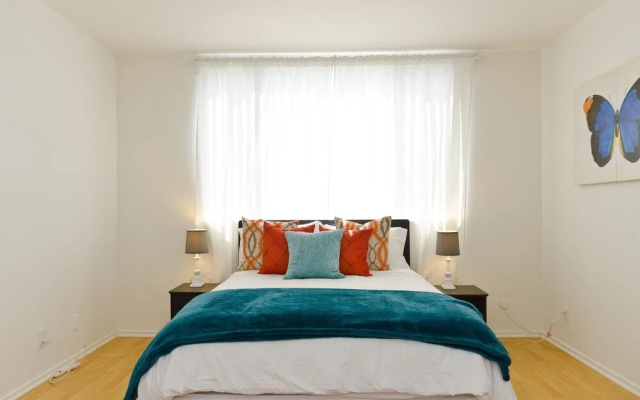 photo 4 of LA131 1 Bedroom Apartment By Senstay