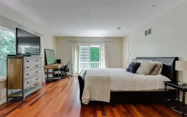 photo 3 of LA142 5 Bedroom Apartment By Senstay