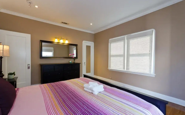 photo 2 of LA157 2 Bedroom Apartment By Senstay