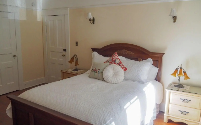 photo 4 of Lady Geneva Bed and Breakfast