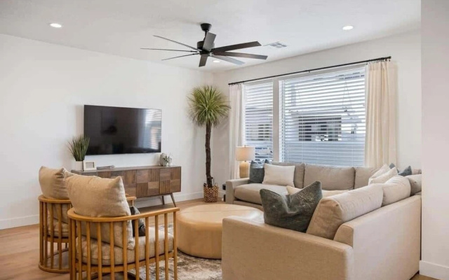 photo 5 of Laguna Beach 4 Bedroom Townhouse