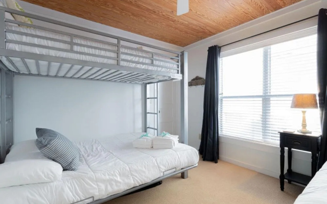 photo 3 of Laguna's Little Cottage By Blueswell