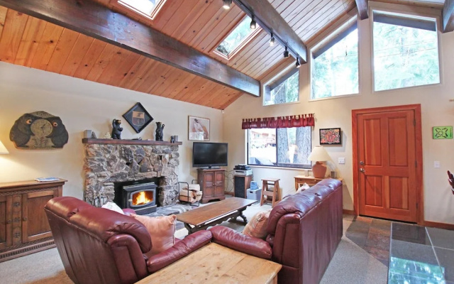 photo 2 of Laird House - HOT Tub!
