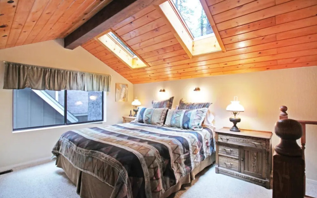 photo 5 of Laird House - HOT Tub!