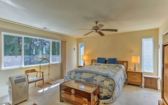 photo 3 of Lake Almanor Country Club Home w/ Views!
