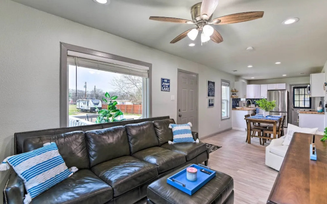 photo 4 of Lake Granbury Getaway ~ 1 Block to Waterfront
