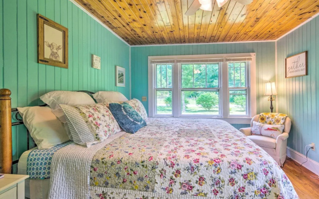 photo 4 of Cottage w/ Deck & Fire Pits ~ 9 Mi to Lake Lure!