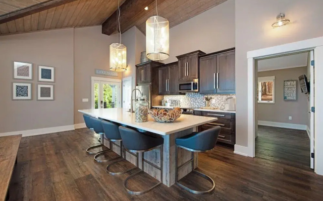 photo 2 of Lake Norman Hideaway