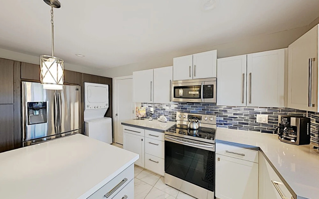 photo 4 of Lake Ridge W/ Pool & Private Courtyard 2 Bedroom Duplex
