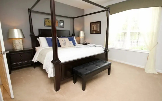photo 2 of Lake View Paradise 3 Bedroom Condo by RedAwning
