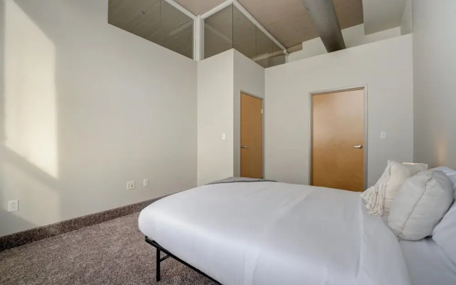 photo 4 of FRONTDESK Waterfront Apts Downtown Cleveland