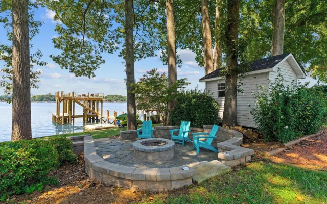 photo 4 of Lakefront Living W/optional Boat Rental