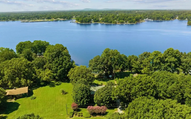 photo 5 of Lakefront Living W/optional Boat Rental