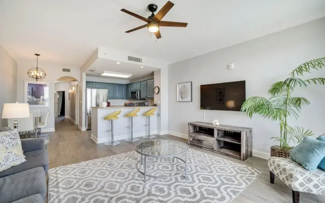 photo 4 of 1 Mi to Disney World: Lakefront Condo in Orlando!