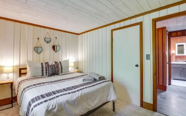 photo 3 of Lakefront Poconos Vacation Rental w/ Swim Dock!