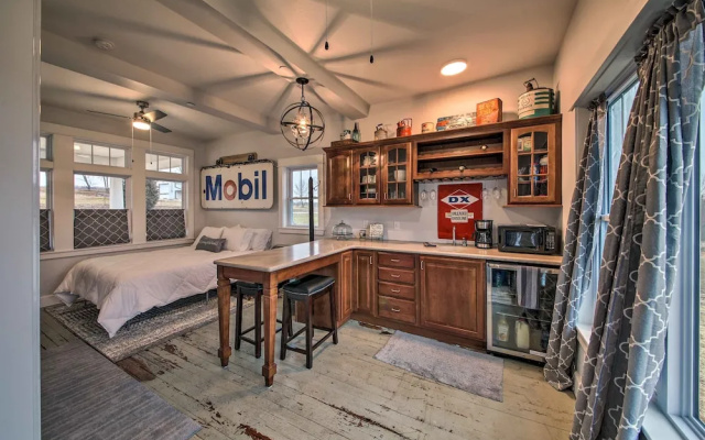 photo 4 of Lakefront Studio Guest Home on Hermann Wine Trail!