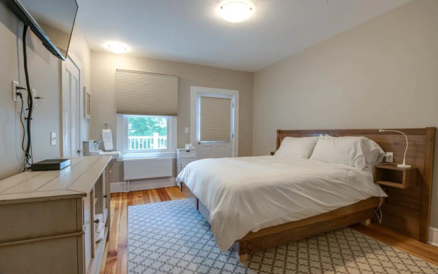 photo 4 of Lakehouse Inn