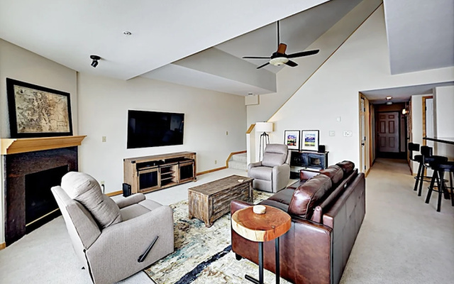 photo 4 of Lakepoint #708 - 3 Br Condo
