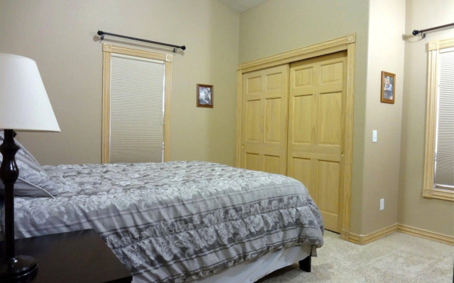 photo 3 of Lakepoint Court