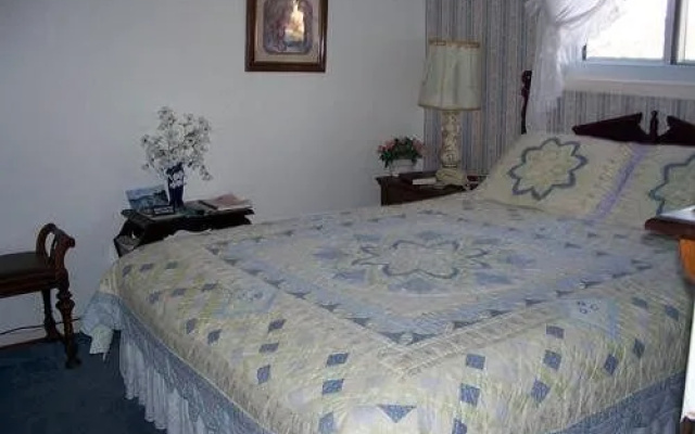 photo 5 of Lakeshore Bed & Breakfast