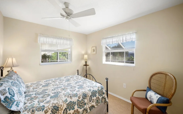 photo 3 of Lakeside House