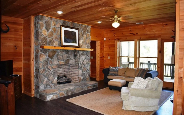 photo 3 of Lakeside Lodge